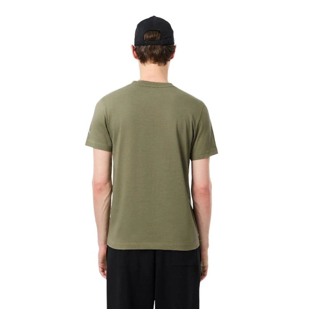 Pack Camiseta Lacoste Novak Djokovic Kaki y Gorra Negro